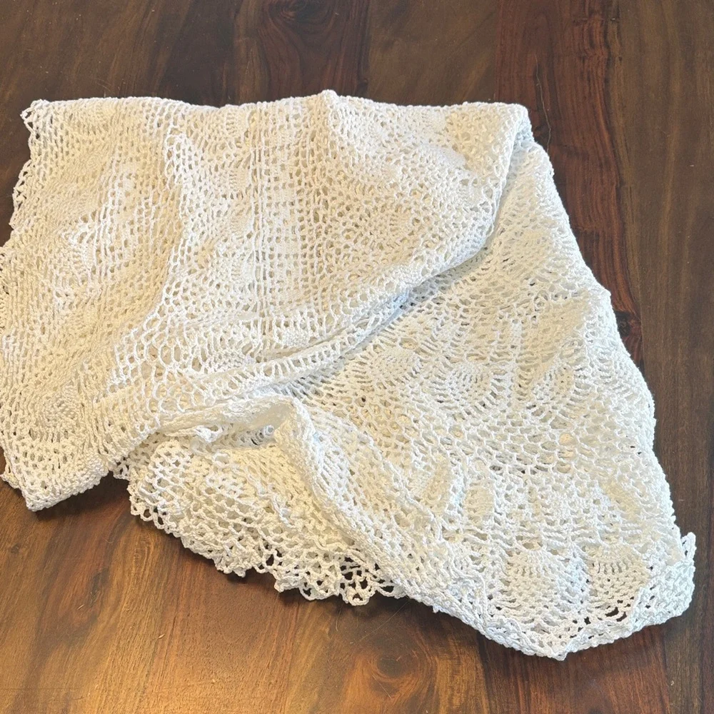 Vintage Large Handmade Oval Crochet Lace Tablecloth - White- OH MY! 36